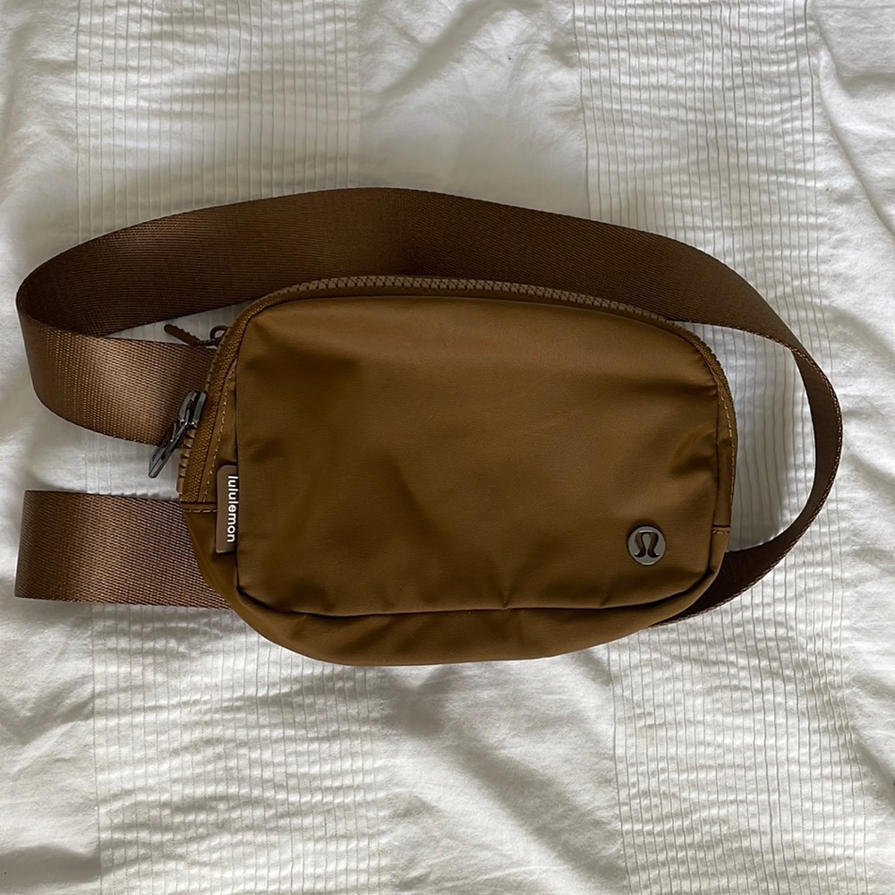 Lululemon everywhere belt bag 1L